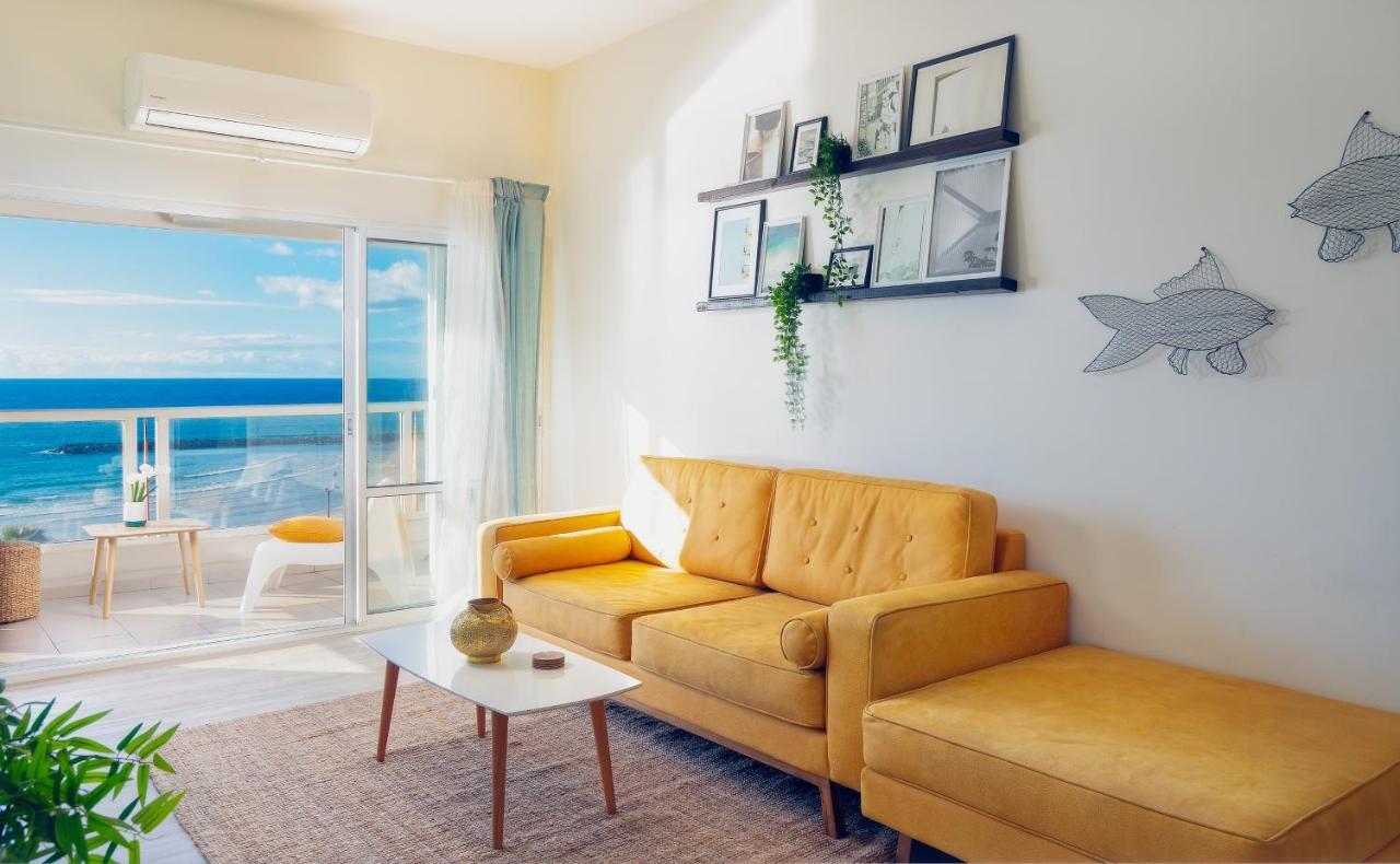4 Bedroom Apartment On The Beach Тель-Авив Экстерьер фото